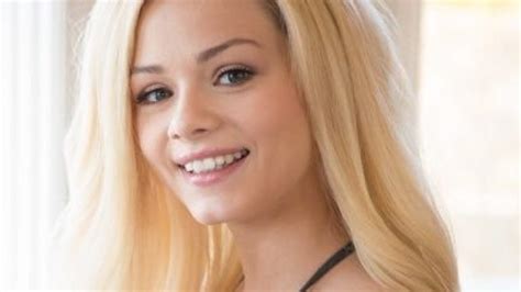 2 lbs) <strong>Elsa Jean</strong> is a blonde with a character, irrepressible and green-eyed, positively influencing the male potency. . Elsa jean anus